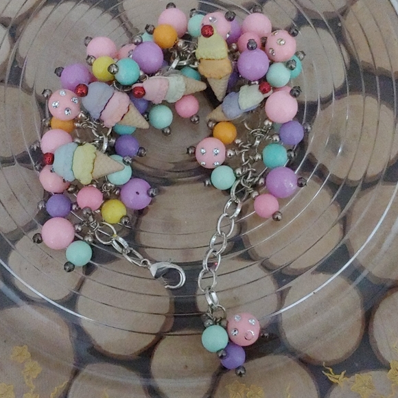 Ice Cream Beaded Jangle Danlge Charm Bracelet - Picture 1 of 5